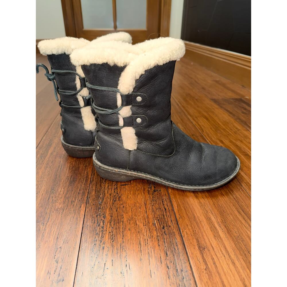 UGG Australia Akadia Black Leather Shearling Boots 10 Women’s